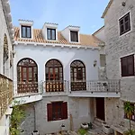 Bed and Breakfast Palace Derossi 3*
