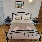 Palace Derossi 3* Τρογκίρ