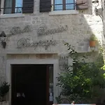 Palace Derossi Bed and Breakfast Τρογκίρ