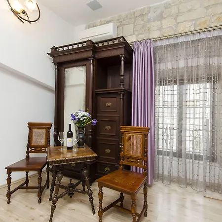 Palace Derossi לינה וארוחת בוקר 3*