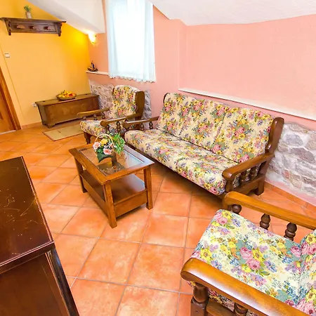 Palace Derossi فندق مبيت وإفطار 3*