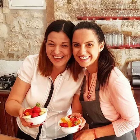 Palace Derossi تروغير