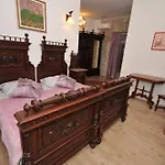 Palace Derossi Frühstückspension 3*