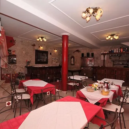 Palace Derossi Bed & Breakfast