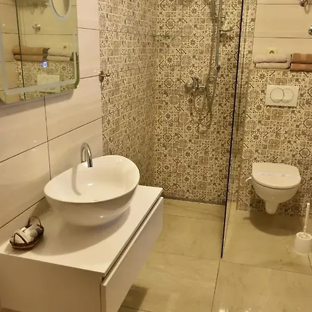 Palace Derossi 3*