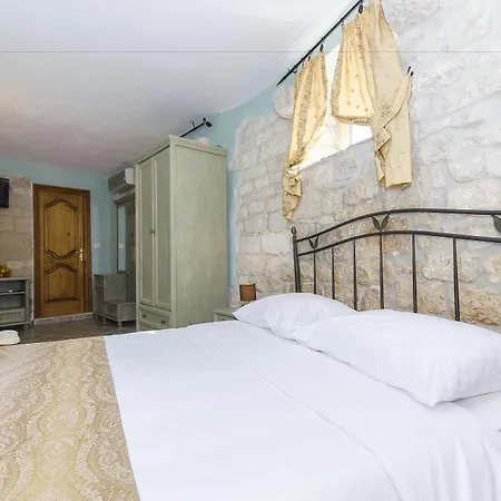 Bed & Breakfast Palace Derossi Trogir
