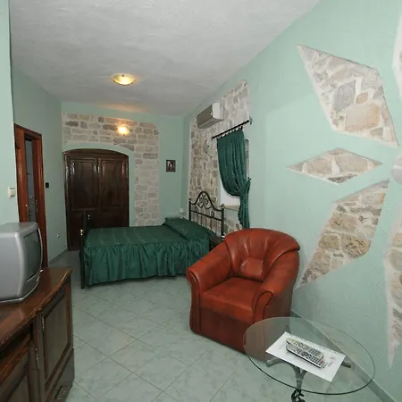 Palace Derossi 3*