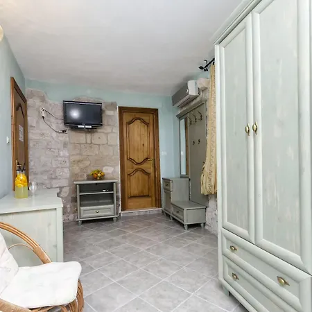 Palace Derossi Trogir