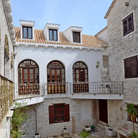 Bed and Breakfast Palace Derossi 3*