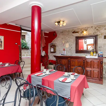 Palace Derossi Alojamento de Acomodação e Pequeno-almoço 3*