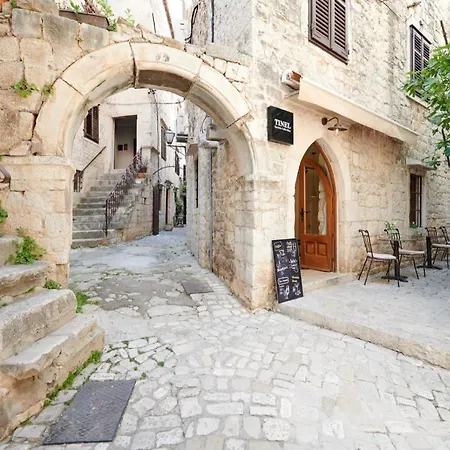 Bed and Breakfast Palace Derossi