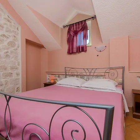 Palace Derossi 3*