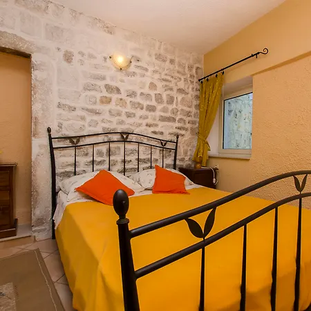 Palace Derossi Frühstückspension 3*