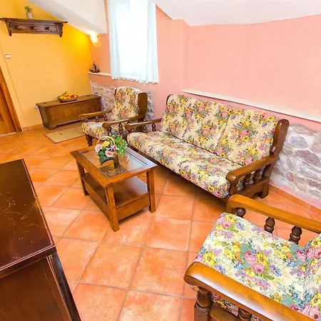 Bed & Breakfast Palace Derossi Trogir