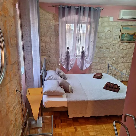 Palace Derossi Trogir