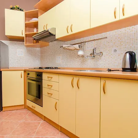 Alojamento de Acomodação e Pequeno-almoço Palace Derossi