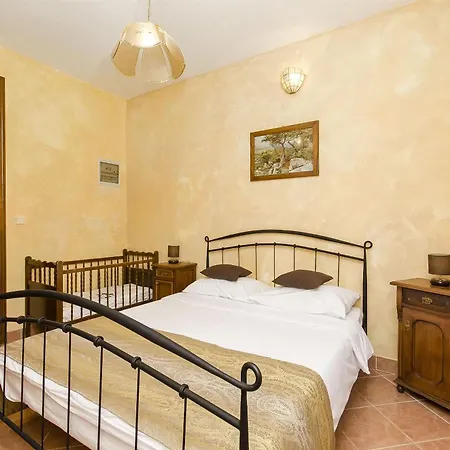 Bed & Breakfast Palace Derossi 4*
