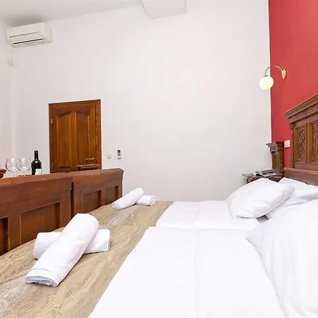 Bed & Breakfast Palace Derossi 3*