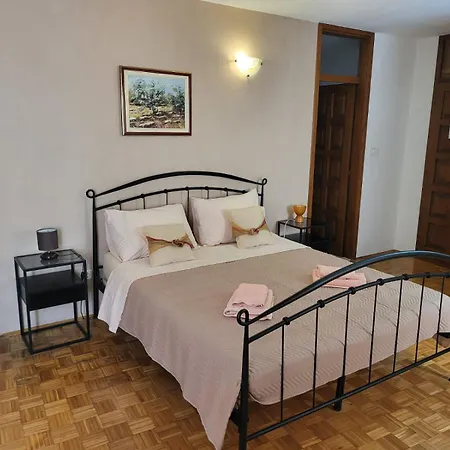 Palace Derossi 3*