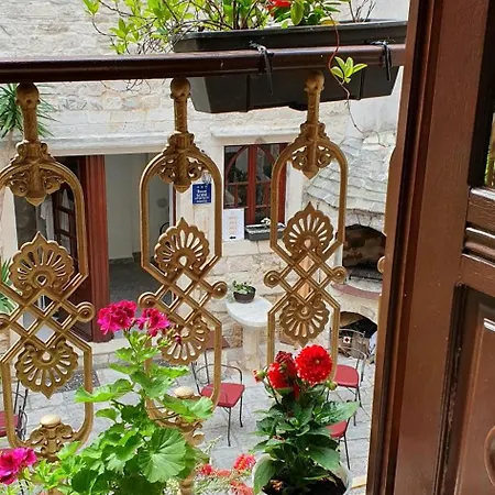 Palace Derossi Bed & Breakfast