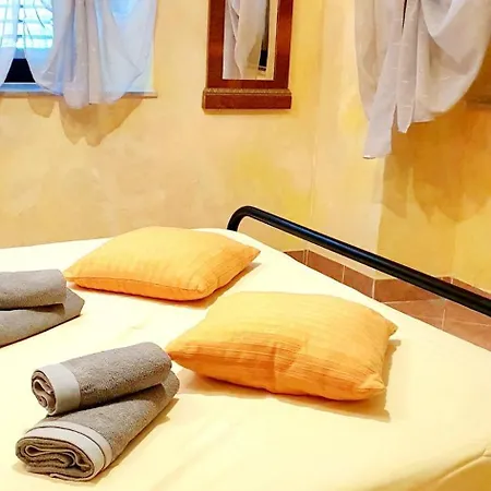 Bed & Breakfast Palace Derossi Trogir