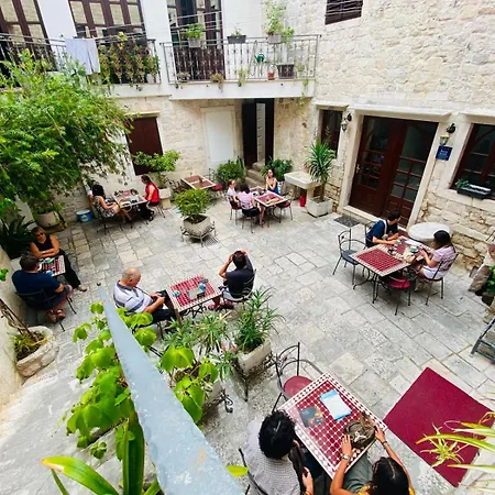 Palace Derossi Bed & Breakfast Trogir