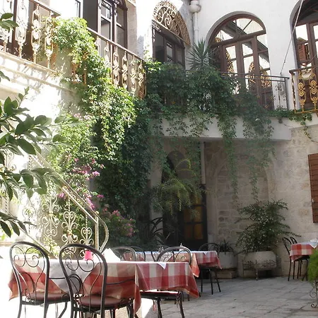 Palace Derossi