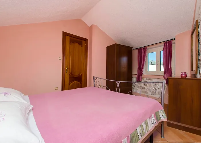 德洛西宫殿酒店