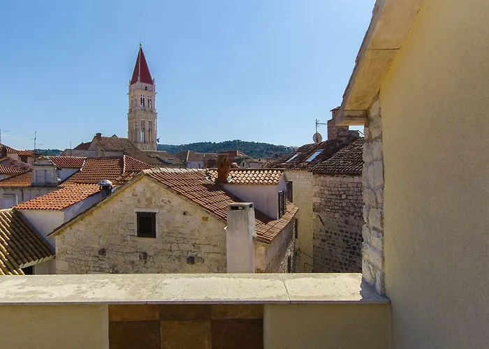 德洛西宫殿酒店