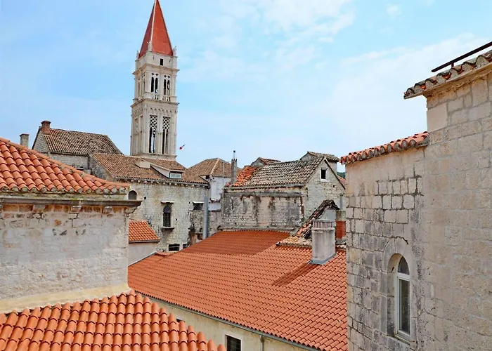 德洛西宫殿酒店 3*