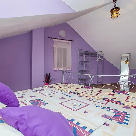 Palace Derossi Couette-café 3*