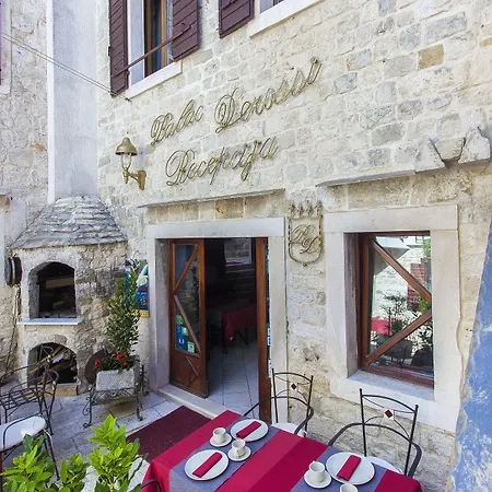 Palace Derossi Couette-café 3*