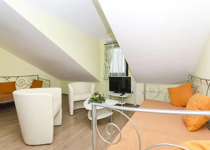 Palace Derossi Bed & Breakfast 3*