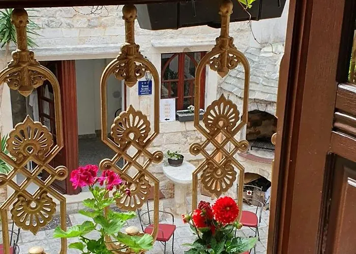 Palace Derossi Bed & Breakfast