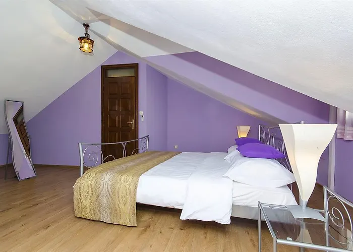 Bed & Breakfast Palace Derossi Trogir